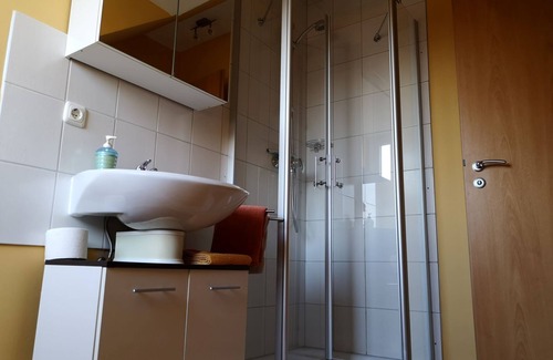 Karlburg Apartment | Ferienwohnung (60qm) mit zwei Schlafzimmern