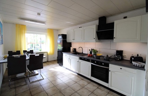 Anzhausen Apartment | Ferienwohnung 60qm mit Smart-tv und Lounge-ecke