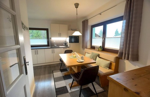 Weidach Apartment | Ferienwohnung "alpenrose" - Haus Gehrenspitze