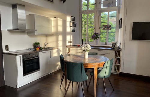 Oberhundem Apartment | Ferienwohnung Alte Schlossbibliothek, 50qm, 1 Wohn-/schlafraum, Max. 2 Personen