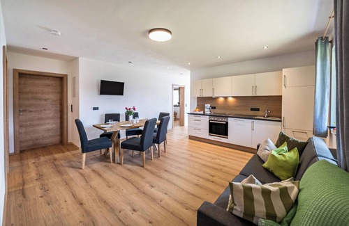 Rohrberg Apartment | "Ferienwohnung am Mühlbachl" with Mountain View, Private Terrace & Wi-Fi