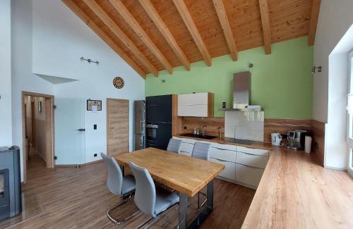 Grossenbrach Apartment | Ferienwohnung-Bergblick