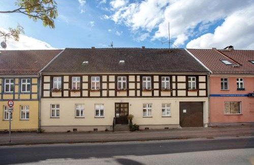 Lychen Apartment | Ferienwohnung Bett Und Buch