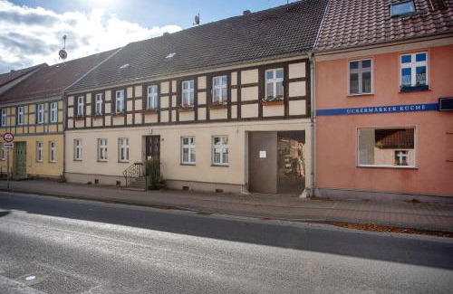 Lychen Apartment | Ferienwohnung Bett Und Buch