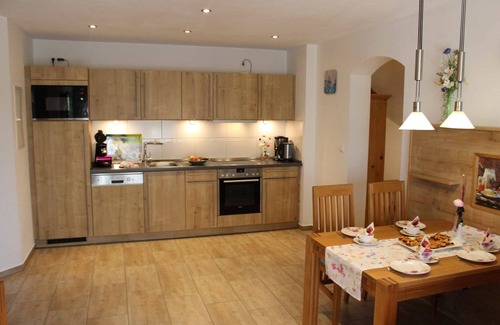 Brunning Apartment | Ferienwohnung Blumenwiese 65 qm