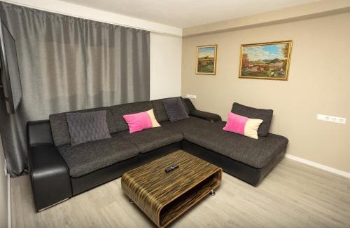 Frickenhausen Apartment | Ferienwohnung Burgblick im Neuffener Tal mit Sauna und Wallbox