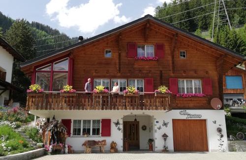 Sedrun Apartment | Ferienwohnung Casa Ursina
