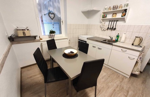 Mandelholz Apartment | Ferienwohnung Das Alte E-werk mit Kamin - Fewo mit 2 SZ
