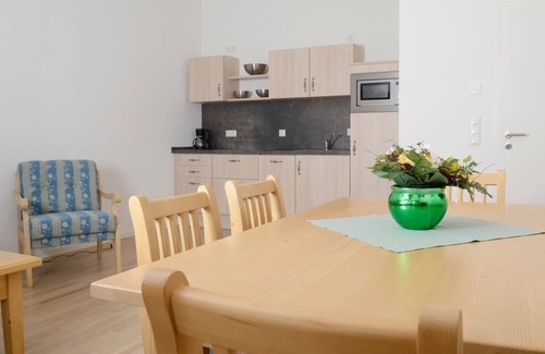 Prien am Chiemsee Apartment | Ferienwohnung C mit 2 Sep. Schlafzimmer, Südbalkon, 90qm