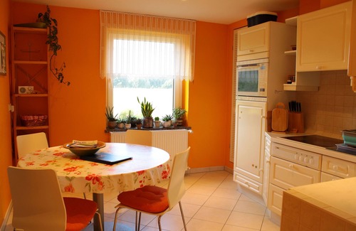 Schmogrow Apartment | Ferienwohnung Hänelt - Fewo, SZ, WZ, Du/wc, Küche, Terrasse