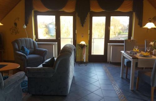 Stakendorf Apartment | Ferienwohnung-Dorette-in-Stakendorf-mit-Blick-ueber-den-Dorfteich