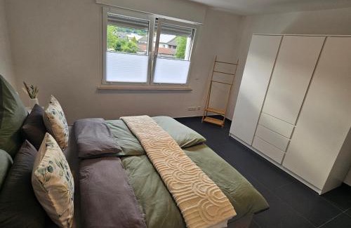 Iversheim Apartment | Ferienwohnung Elya, Ihre Auszeit zwischen Therme, Outlet, Natur