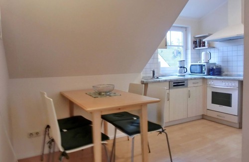 Graal Mueritz Apartment | Ferienwohnung F18 - 2-zi. Fewo im Dachgeschoss für 3 Personen mit Wlan