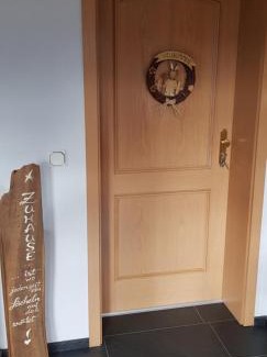 Zueschen Apartment | Ferienwohnung Haus Kapellenblick
