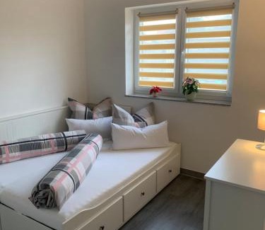 Chursdorf Apartment | Ferienwohnung im grünen-auf dem Land