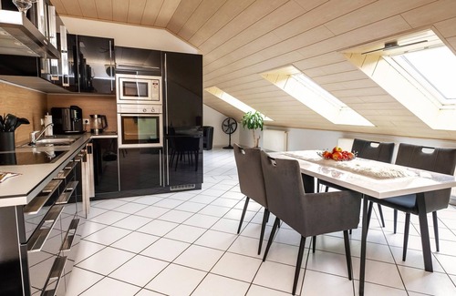 Osburg Apartment | Ferienwohnung Krist - Apartment/flat, shower and bathtub, 3 bedrooms
