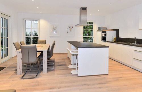 Aschach Apartment | Ferienwohnung Luxus am Toskanapark - Luxus-ferienwohnung; Seenah und Exklusiv