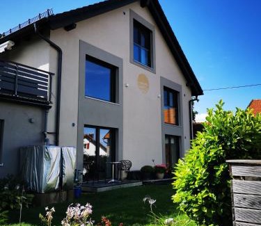 Penzing Apartment | Ferienwohnung MIA-LENA
