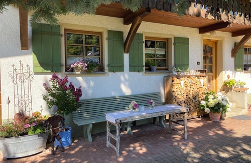 Untermunstertal Apartment | Ferienwohnung mit 100 qm, 1 Großes Schlafzimmer, 1 Wohnzimmer, Max. für 2 Personen
