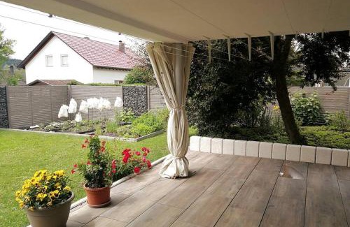 Neufra Apartment | Ferienwohnung mit Sauna und schönem Garten