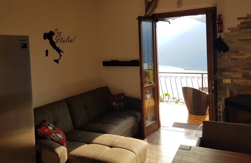 Voltino Apartment | Ferienwohnung mit Traumhaftem Seeblick Gardasee Limone Tremosine Voltino,italien