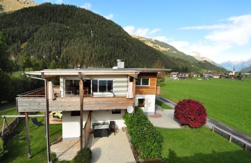 Bach Apartment | Ferienwohnung Nety