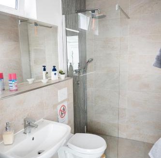 Ost Apartment | Ferienwohnung Pfingsberg EG