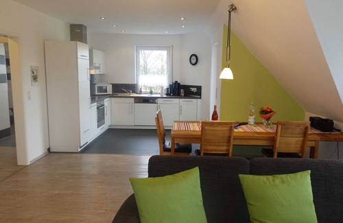 Hasselberg Apartment | Ferienwohnung Regenbogenhaus - Ferienwohnung Regenbogenhaus: Special Rate May and June!