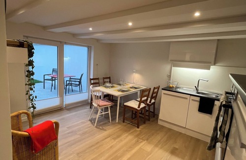 Rolandswerth Apartment | Ferienwohnung RheinZeit - Freshly renovated half-timbered house directly on the Rhine!