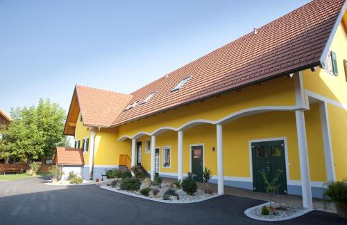 Kaindorf an der Sulm Apartment | Ferienwohnung Schulter