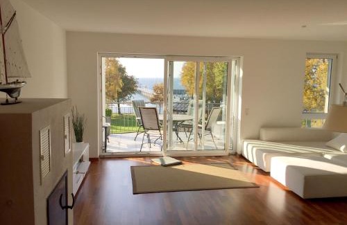 Nonnenhorn Apartment | Ferienwohnung Seeblick - exklusive Wohnung in erster Reihe mit Balkon und Seeblick