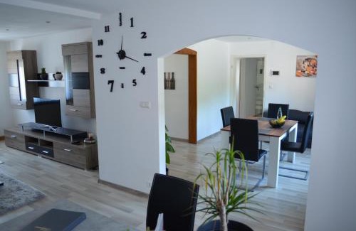 Contwig Apartment | Ferienwohnung Stambach