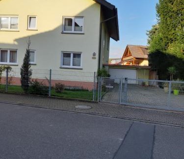 Pfaffenweiler Apartment | Ferienwohnung Toska
