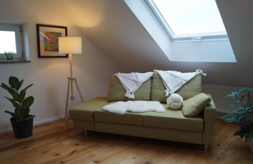 Ruderatshofen Apartment | Ferienwohnung unterm Dach mit Alpenblick