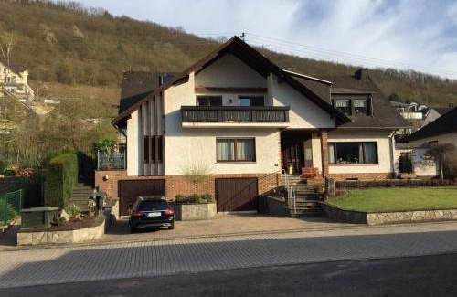 Oberfell Apartment | Ferienwohnung Unter dem Schild