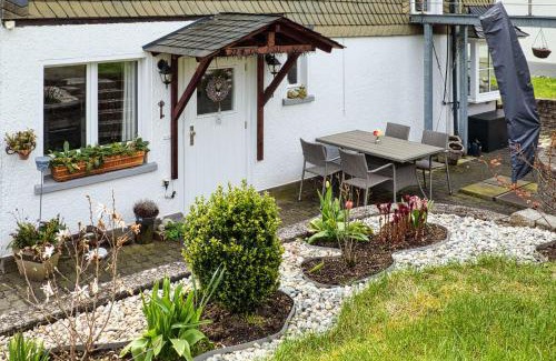 Hilchenbach Apartment | Ferienwohnung Weiß