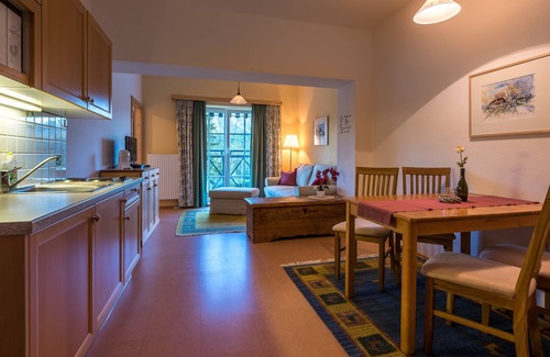 Aflenz Land Apartment | Ferienwohnungen Hotel Garni Dörflerwirt