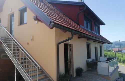 Glanz an der Weinstrasse Apartment | Ferienwohnungen Kumpitsch am Poharnigberg