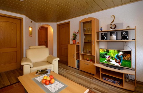 Plankenfels House | Ferienwohnungen Neuner