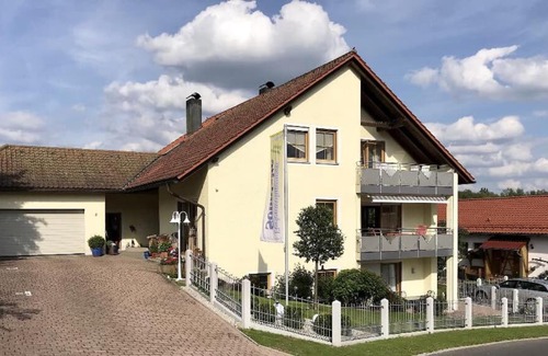 Friedenfels Apartment | Ferienwohnungen Sonnleite