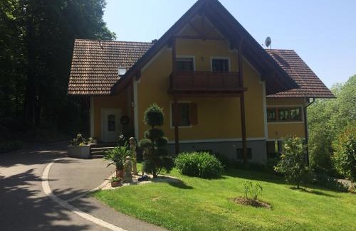 Kloech Apartment | Ferienwohnungen Urbanitsch