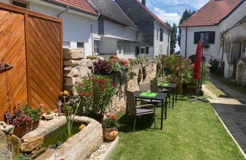 Morbisch am See Apartment | Ferienwohnungen zum Briefmarkenhaus