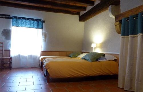 Lurcy-Levis House | Ferme restaurée 19ème siècle, gîte indépendant avec étang, proche du circuit de Lurcy-Lévis - FR-1-489-392