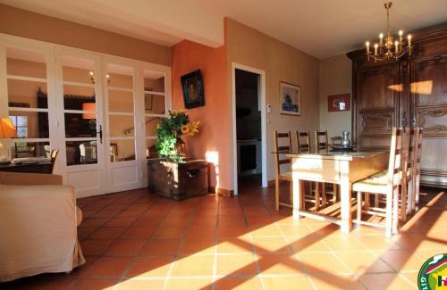 Polignac House | Ferme XVIe siècle rénovée avec jardin clos et WiFi - FR-1-582-119