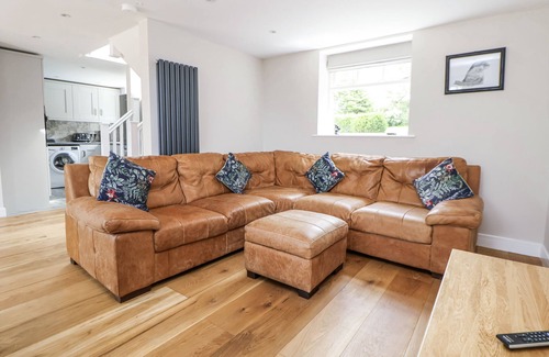 Tunstall Cottage | FERN COTTAGE, pet friendly, with a garden in Biddulph