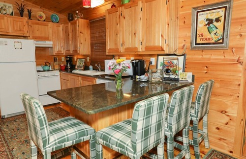 Dan River Cottage | Fern Cottage - where elegance meets the mountain, by Buffalo Mountain Getaway