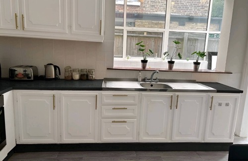 Thornton Apartment | FERN COZY SPOT! 1 Bedroom Apt free wifi F4