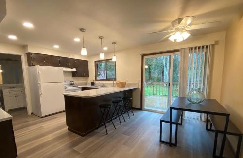 Adna House | Fern Hill Retreat