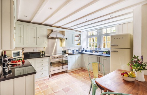 Evershot House | Fern House sleeps 4 guests in 2 bedrooms