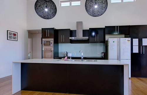 Exmouth House | Fern - Loaded with extras like swimming pool, free Wifi and Foxtel.